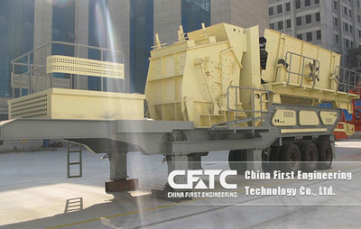 Tire mobile impact crusher station